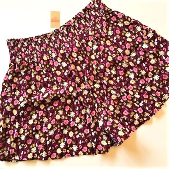 PINK VICTORIA’S SECRET FLOWER POWER SMOCKED SHORTS - Picture 4 of 8